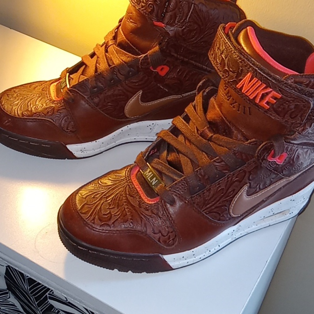 Nike Air Revolution Sky High